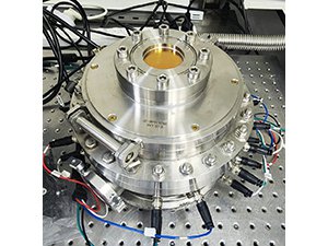Thermal measurement high vacuum chamber